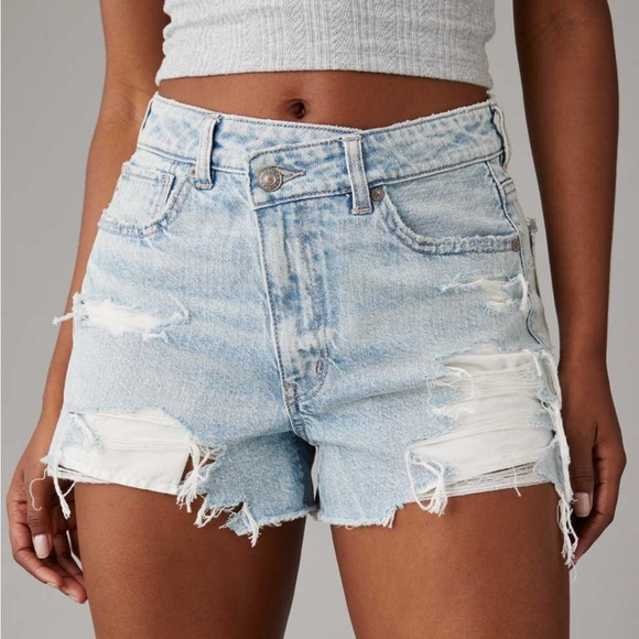 American Eagle Strigid Mom Short Distressed Size 14 - Picture 1 of 12